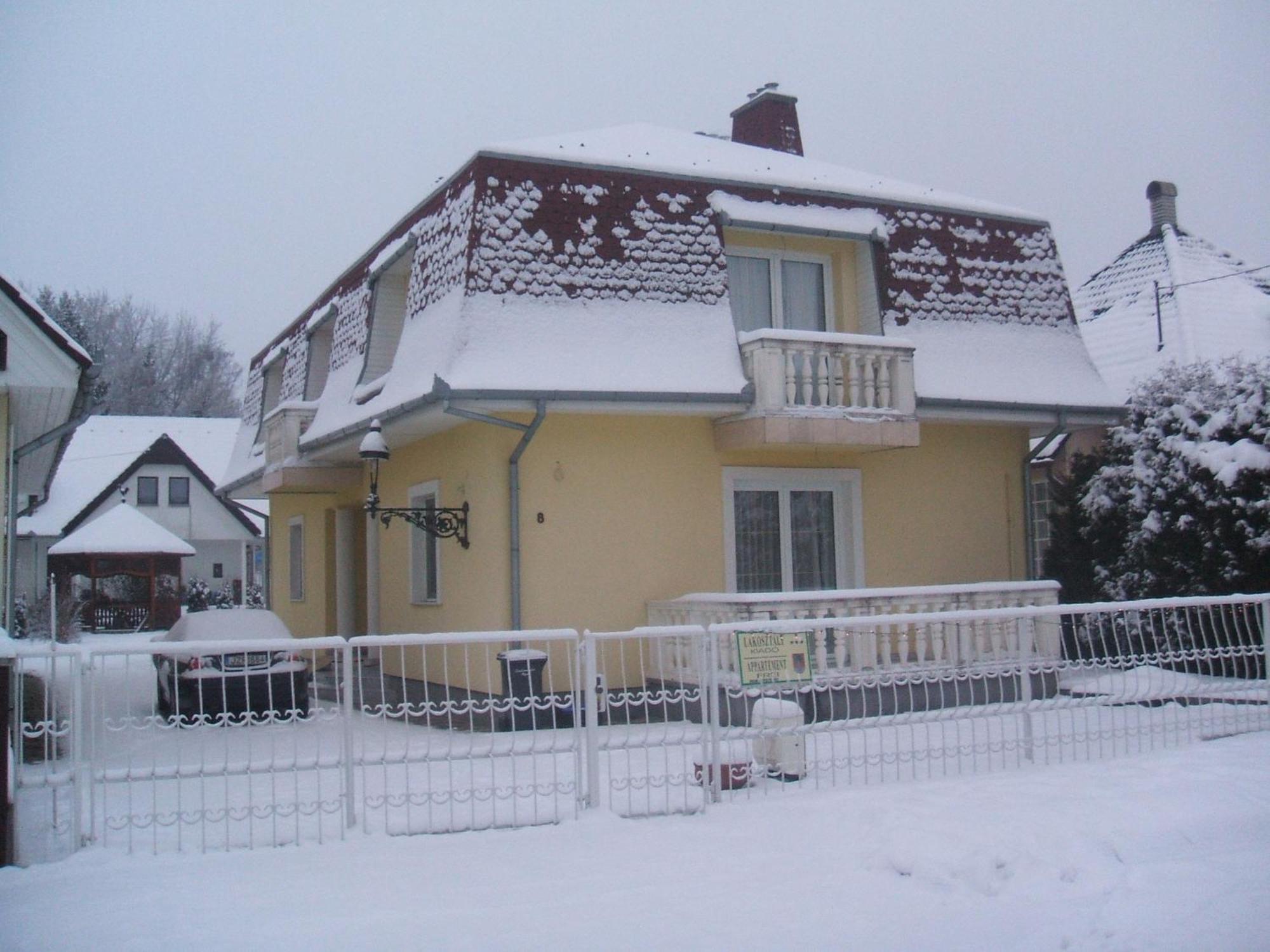 Apartmanhaz Cedrus 8 Zalakaros Buitenkant foto